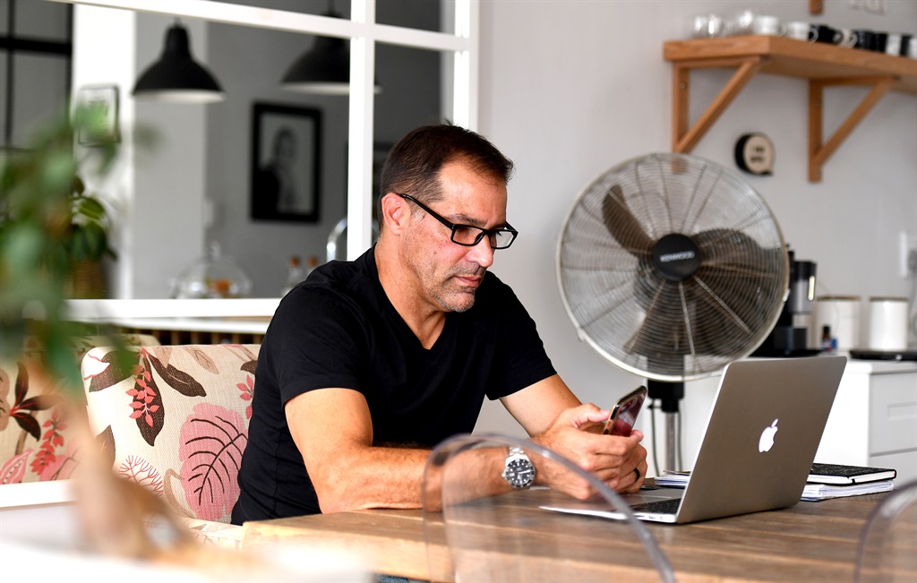 CAPE TOWN, SOUTH AFRICA - MAY 20: Roger de Sa working from home while self-isolating amid the Covid-19 pandemic on May 20, 2020 in Cape Town, South Africa. (Photo by Ashley Vlotman/Gallo Images)