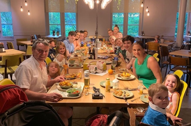 Suzanne and Noel Radford have welcomed 22 children in the past 33 years. (Photo: Instagram) 