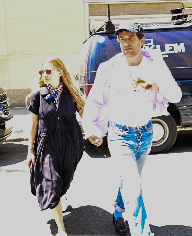 Ashley Olsen has been quietly dating artist Louis 