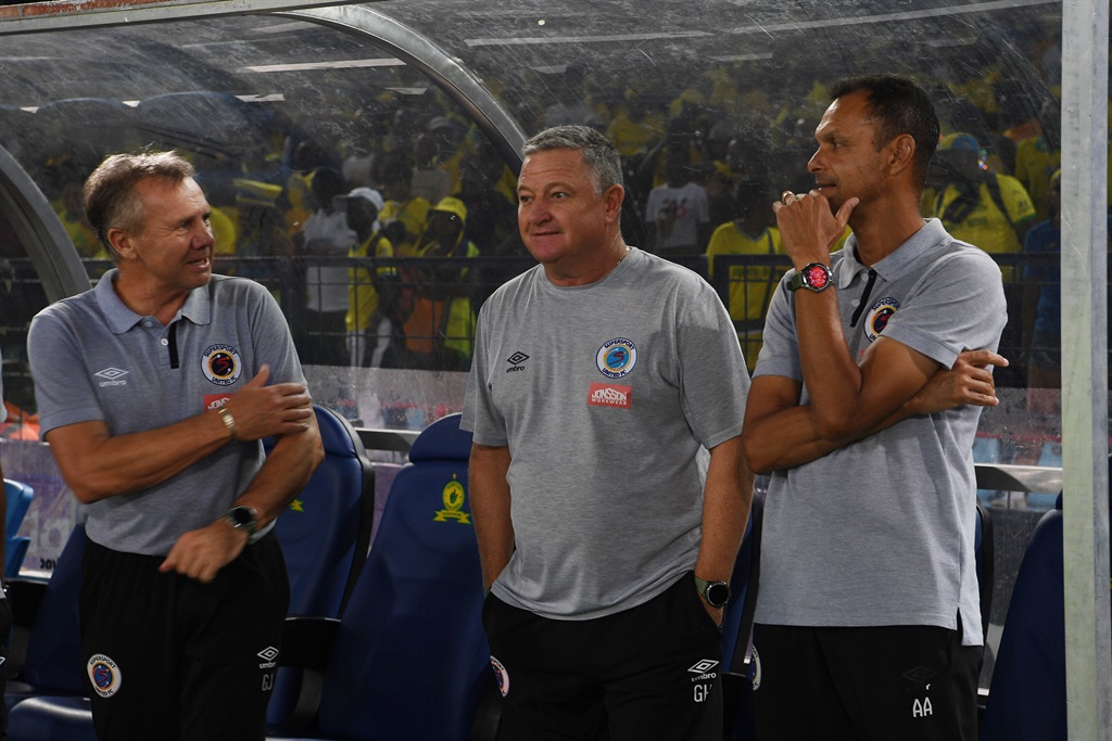 PRETORIA, SOUTH AFRICA - MARCH 12: SuperSport United  coach Gavin Hunt,Grant Johnson and Andre Arendse during the DStv Premiership match between Mamelodi Sundowns and SuperSport United at Loftus Versfeld Stadium on March 12, 2024 in Pretoria, South Africa. (Photo by Lefty Shivambu/Gallo Images)