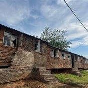 WATCH: S'bonga ugesi, but what about houses? 
