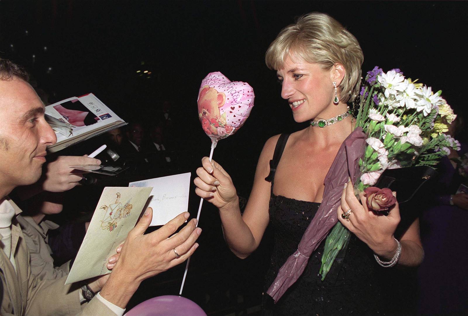 Diana op haar 36ste verjaardag op 1 Julie 1997. Sy het ’n geselligheid ter viering van die Tate-museum se 100ste verjaardag bygewoon. Foto: Getty Images 