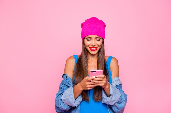 Whether you want to look after your skin better, vamp up your nails or create glamorous new hair and makeup looks you’ll find clever apps to guide you. (PHOTO: Gallo Images / Getty Images)