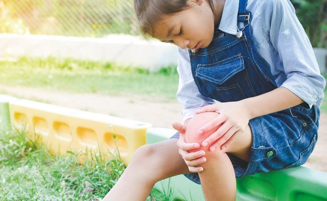 Arthritis in children under 16 is called juvenile idiopathic arthritis (JIA), and it’s more common than you think. (PHOTO: Gallo Images/Getty Images) 
