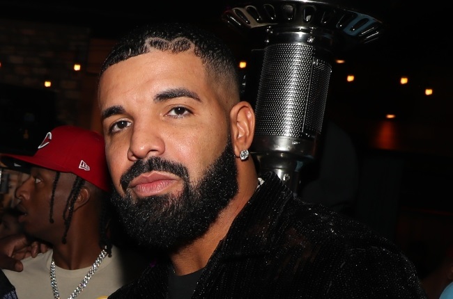 Drake recently revealed that he tested postive for Covid-19 early this year and it has affected his hair growth. (PHOTO: Getty Images/ Gallo Images) 