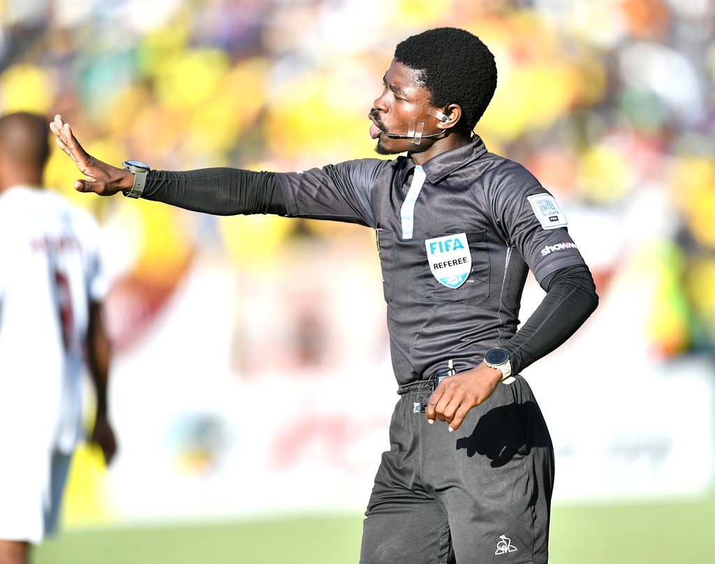 STELLENBOSCH, SOUTH AFRICA - MAY 05: Referee, Jelly Chavani during the Nedbank Cup semi final match between Stellenbosch FC and Mamelodi Sundowns at Danie Craven Stadium on May 05, 2024 in Stellenbosch, South Africa. (Photo by Ashley Vlotman/Gallo Images)