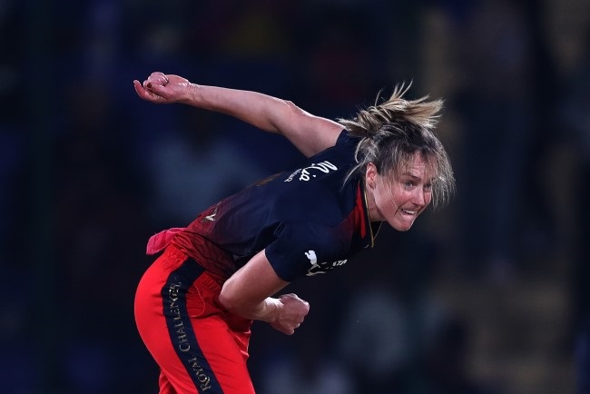 Ellyse Perry bowling for Royal Challengers Bangalore in the WPL. (Pankaj Nangia/Getty Images)