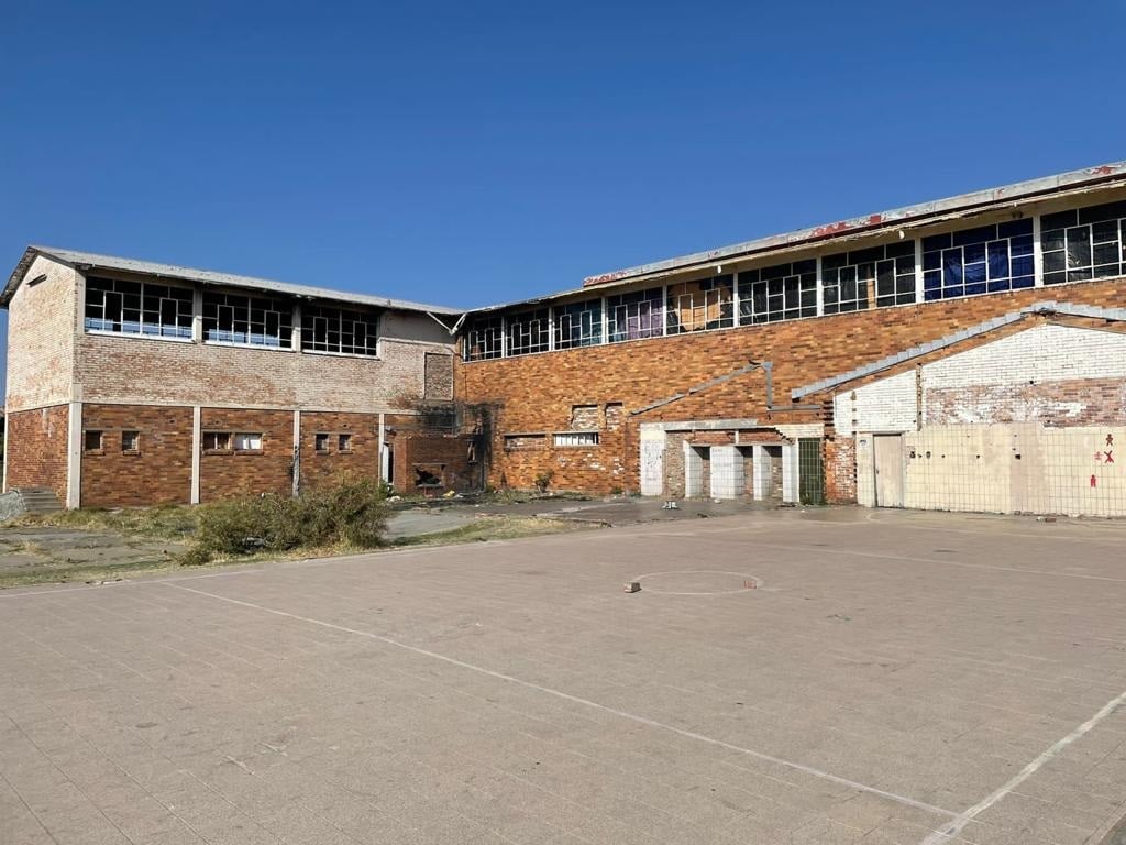 Dr Igor Scheurkogel, Ward 35 councillor, has lodged a formal complaint against the Department of Human Settlements in the Free State and the Matjhabeng Local Municipality concerning the dire conditions at the Reahola housing complex in Stateway