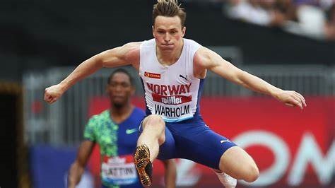 Karsten Warholm van Noorweë, wenner van die 400 m-hekkies, het ...