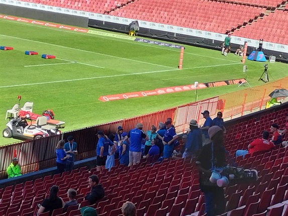 <p>The irony here is that this small band of Leinster fans currently outnumber the home contingent...</p><p></p>