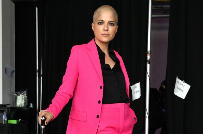 Selma Blair Wants to Change Fashion for Disabled People After Her MS  Diagnosis