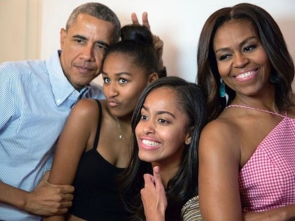 Die Obama-gesin: (van links) Barack, Sasha, Malia en Michelle. Foto: Instagram