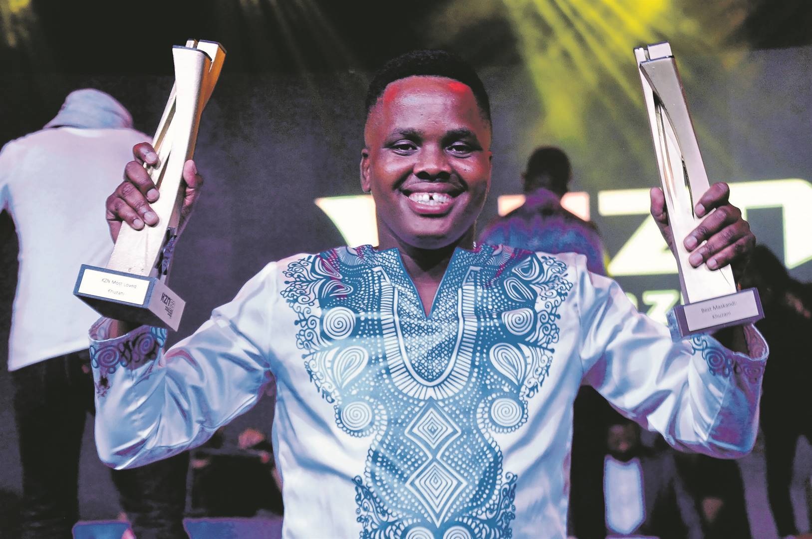 FANS GET FRONT ROW SEAT TO MASKANDI STARS’ LIVES! Daily Sun