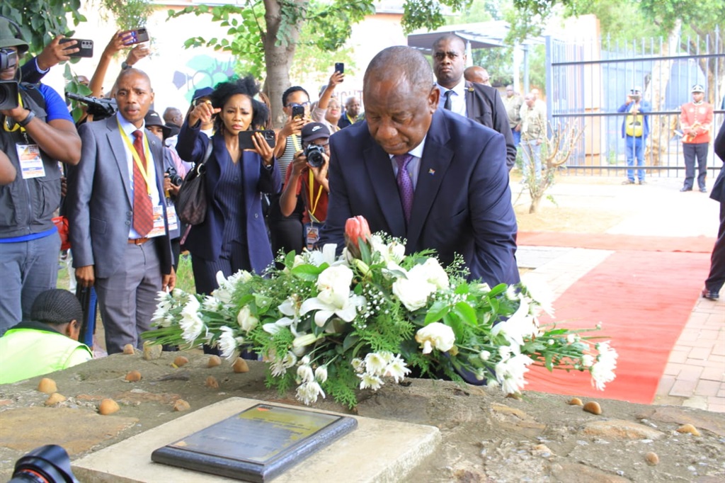 President Cyril Ramaphosa laying wreaths at Sharpv