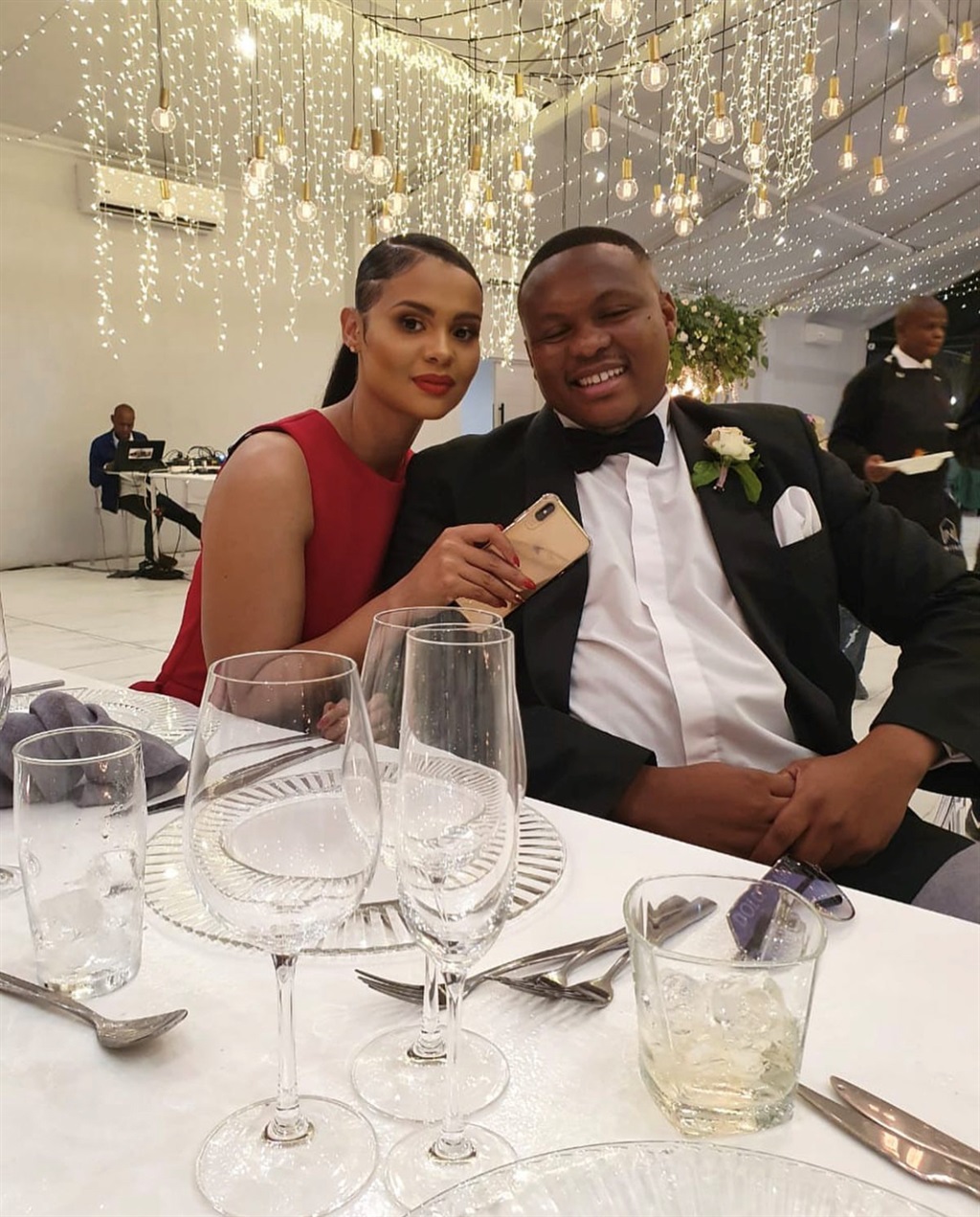 Former Bafana Bafana midfielder Kagisho Dikgacoi clarified uncomfortable rumours about his marriage.