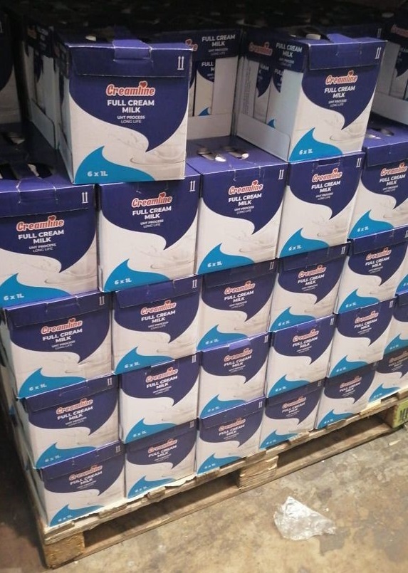 Langlewemelk wat Dairy Group vanweë instandhouding by ’n fabriek ingevoer het, is onder sy Creamline-handelsmerk verpak. Foto: Verskaf