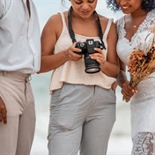 Bride and groom refuse to let photographer take a break or eat, so she deletes pics and leaves wedding
