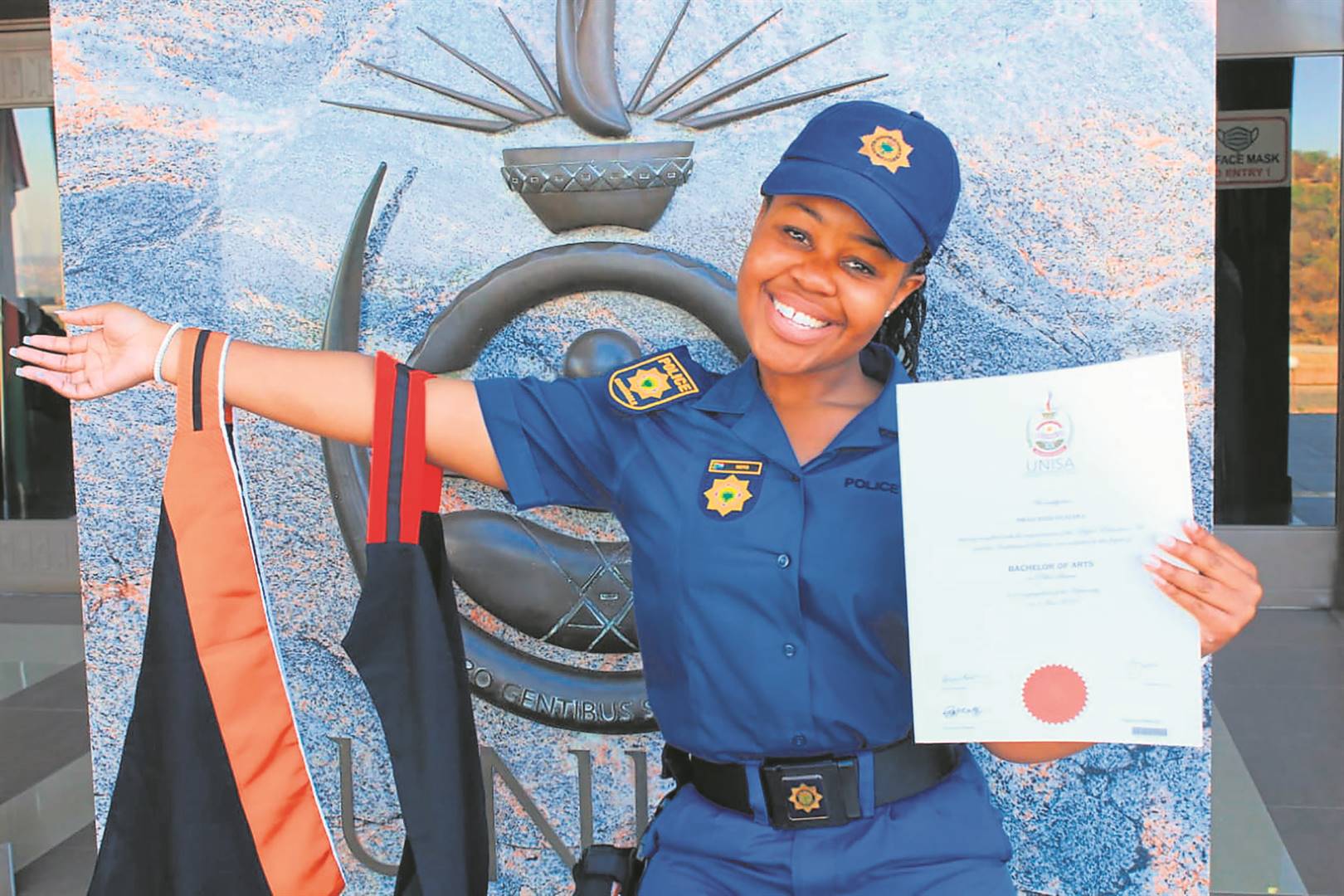 Detective Mbali Ngaleka has been praised for obtaining two qualifications.