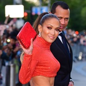 JLo deleted photos of ARod on Instagram - Is it insensitive to a new partner to keep pics of an ex?