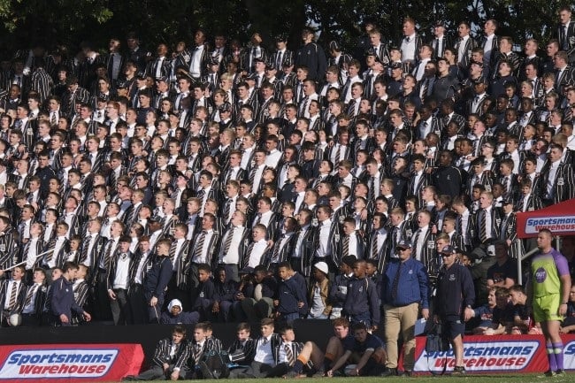 Sport | Friday night lights blind KES, Jeppe as Grey, Boishaai show their class at Noord-Suid