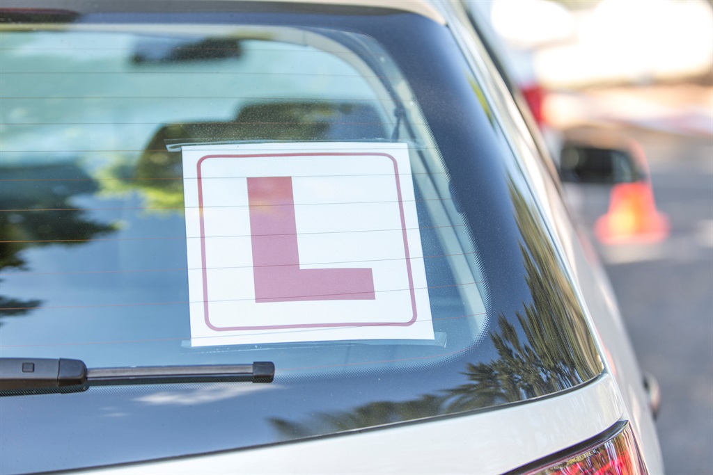 Learner driver sign in car window. (Getty Images) 
