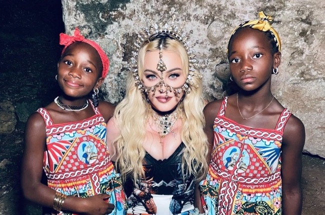 Madonna showed her love for her twin daughters as they celebrate their birthday. (PHOTO: Instaggram / @madonna)