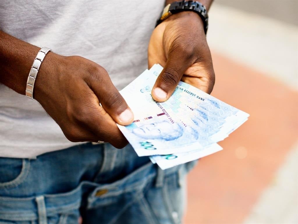 Africa's largest automated payments clearing house BankservAfrica says SA salary earners took R2 more home this July than they did a year earlier.
Photo: Getty