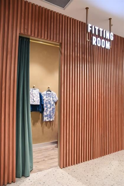 hinanden Melting markedsføring TAKE A LOOK | Adidas just launched a women's store in Cape Town with  'softer' design elements