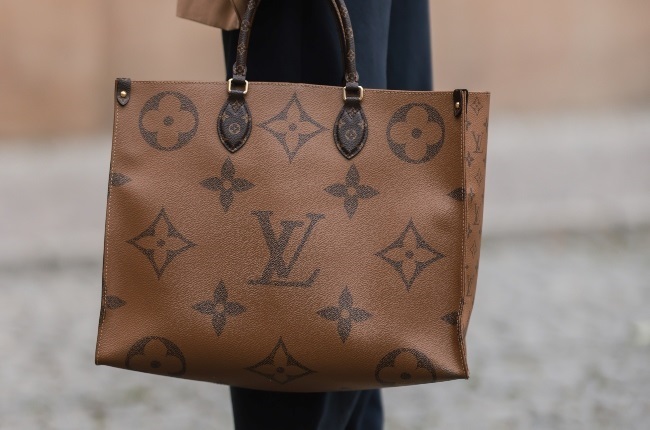 Louis Vuitton No.1 Fan Page on Instagram: “Which is the fake Palm