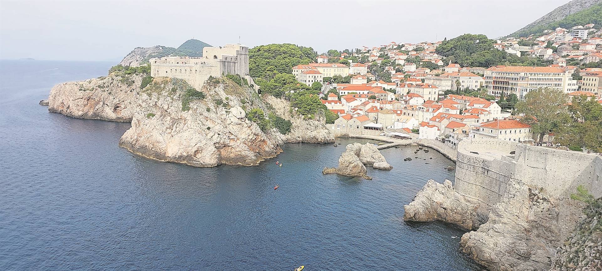 Fort Lovrijenac is ’n groot toeristetrekpleister in Dubrovnik en een van Kroasië se indrukwekkendste historiese besienswaardighede.         Foto: Tertius Jewaskiewitz