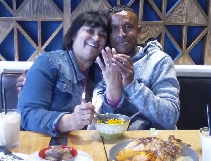 Magdaline Martheza and Marlon Michaels are fast becoming the newest social media sensation after he proposed at the Nandos at the V&A Waterfront in Cape Town. Photo supplied by Marlon Michaels