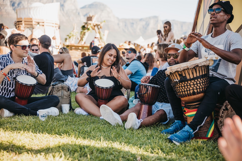 4/26 Awesome Music Festival インソンセット Corona Sunsets Festival World Tour promotes digital detox: Unplug