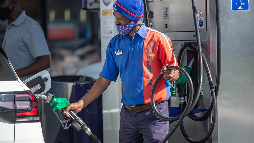 you-can-now-tip-petrol-attendants-at-engen-garages-with-this-mobile-app