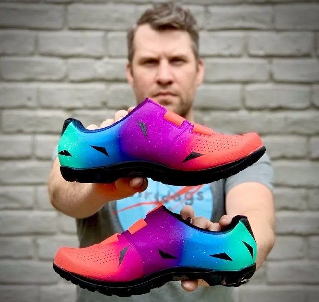 Kyle Davenport with some of his custom painted shoes (Photo: Handske)