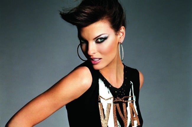 Linda Evangelista in an ad campaign for Mac Viva Glam V in 2004. The former model famously said, “I won’t wake up for less than $10 000 a day.” (PHOTO: Magazine Features)