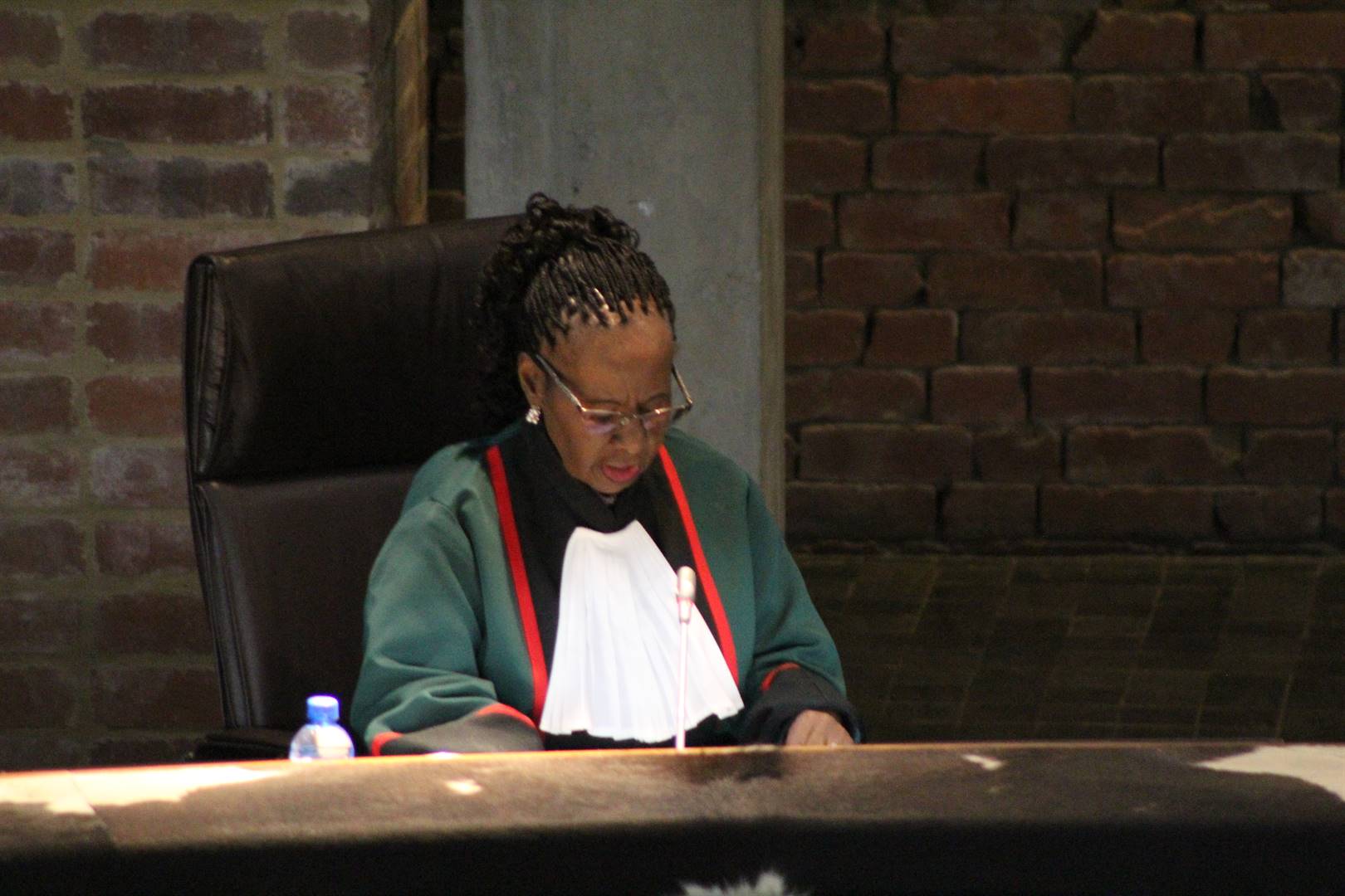 Regter Sisi Khampepe lewer Vrydag haar uitspraak in die konstitusionele hof.  Foto: Dennis Delport
