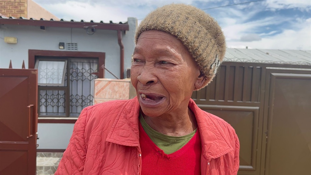 Gogo Elinah Nkabinde (84) told the SunTeam that living without electricity was unbearable. Photo by Nhlanhla Khomola