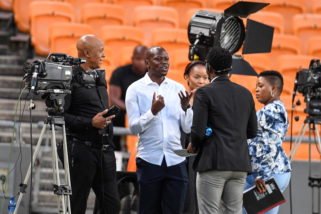 JOHANNESBURG, SOUTH AFRICA - JANUARY 21: Doctor Khumalo and Hlompho Kekana during the DStv Premiership match between Kaizer Chiefs and Mamelodi Sundowns at FNB Stadium on January 21, 2023 in Johannesburg, South Africa. (Photo by Lefty Shivambu/Gallo Images)