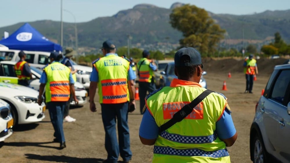 Traffic law enforcement officers and road safety management on the N1 during Easter weekend. (@TrafficRTMC/X formerly Twitter)