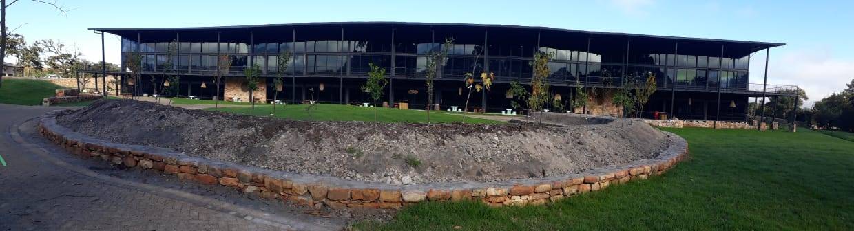 Die Stellenbosch-munisipaliteit het opnuut ’n okkupasie-sertifikaat geweier vir die nuwe gebou by Root 44. Foto: Facebook/Root 44