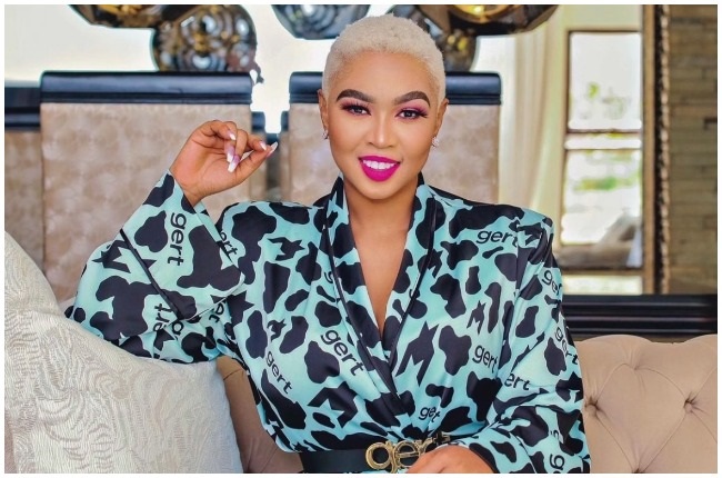 Ayanda Ncwae speaks to us about her hair journey.