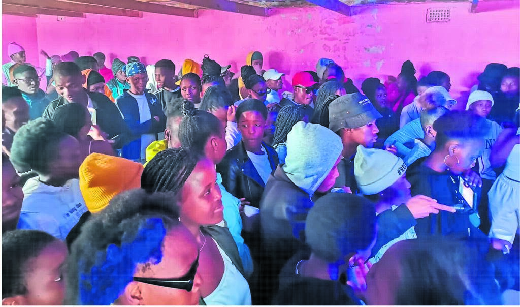 Young people came out to enjoy Hip-Hop event at Fezeka Day Care Centre in Nomzamo on Saturday 2 October. PHOTO: SUPPLIED