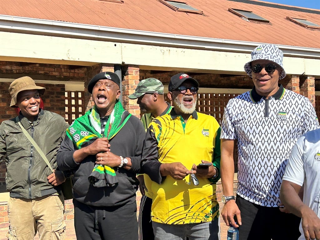 Tokyo Sexwale, Sipho "Hotstix" Mabuse and Dr Khumalo campaign for the ANC in Soweto