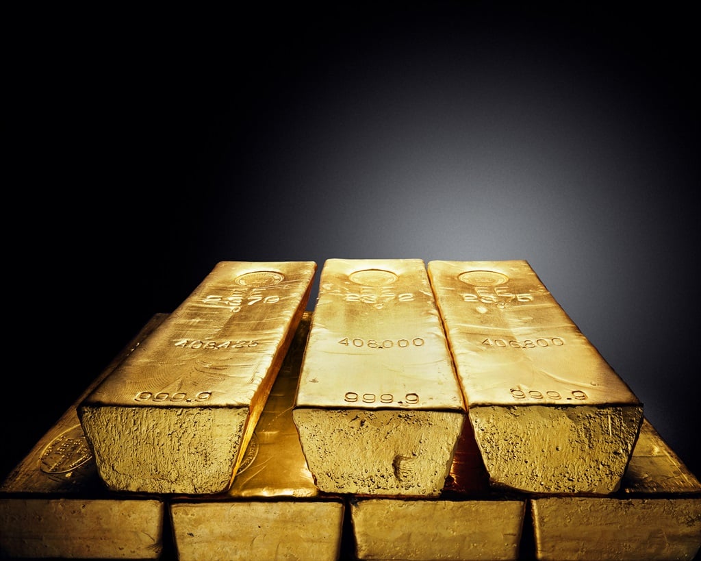 News24 | Gold hits new record high after Iran shock 