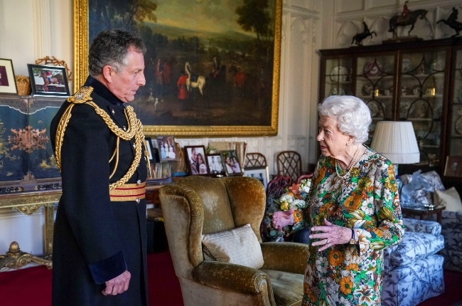 Queen Elizabeth welcomed General Sir Nick Carter to Windsor Castle in her first in-person engagement in more than a month. (PHOTO: Getty Images)