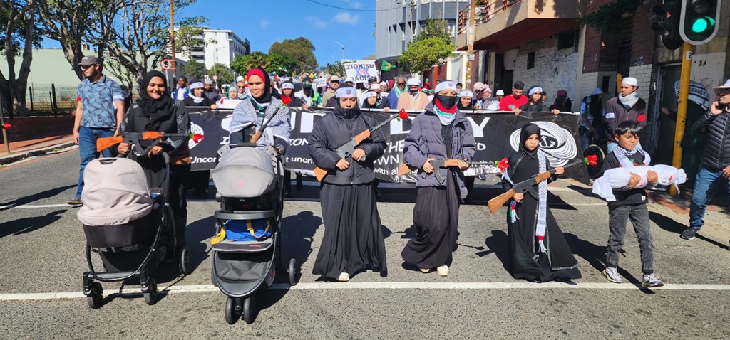 News24 | International Quds Day: Hundreds of pro-Palestinian supporters take to the streets in Cape Town
