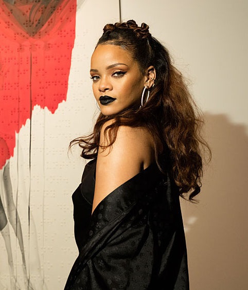 LOS ANGELES, CA - OCTOBER 07:  Singer Rihanna at R