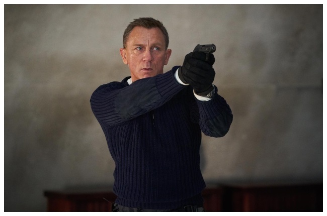 Daniel Craig plays James Bond one last time in No Time To Die. (PHOTO: Universal Pictures)