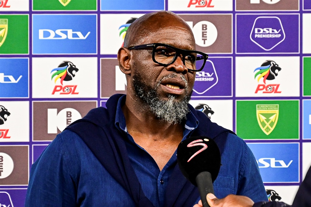 HAMMERSDALE, SOUTH AFRICA - APRIL 03: Steve Komphela, head coach of Golden Arrows FC during the DStv Premiership match between Golden Arrows and SuperSport United at Mpumalanga Stadium on April 03, 2024 in Hammersdale, South Africa. (Photo by Darren Stewart/Gallo Images)