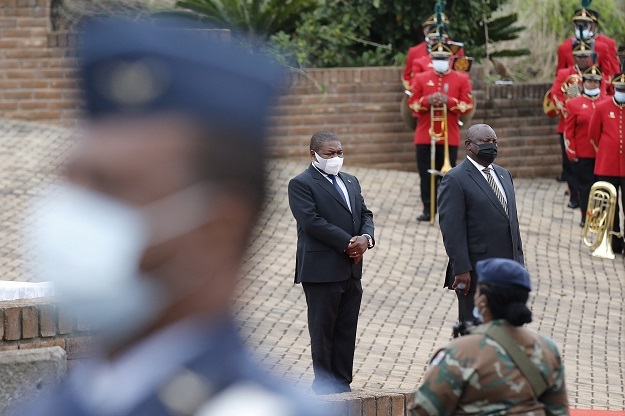 Cyril Ramaphosa (right) and Mozambican President Filipe Nyusi at the 35th commemoration of former Mozambican President Samora Machel's death.